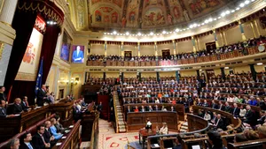 Propunerea de anulare a restricţiilor pentru români şi bulgari pe piaţa muncii spaniole, respinsă