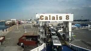 Un nou camion frigorific cu imigranţi, depistat înainte de a trece în Marea Britanie. Doi români, arestaţi 