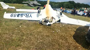 Un avion de mici dimensiuni s-a prăbușit la Orăștie: Un mort și un rănit grav