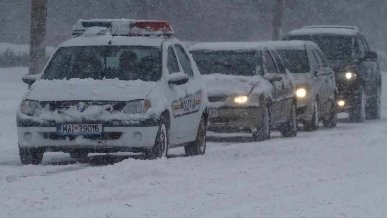 UPDATE/Cod roșu de viscol la munte, în două județe ale țării