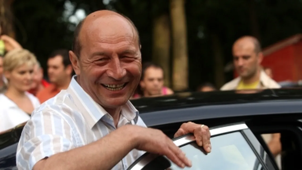 Băsescu: Vă iubesc în mod egal pe toţi care aveţi buletin românesc