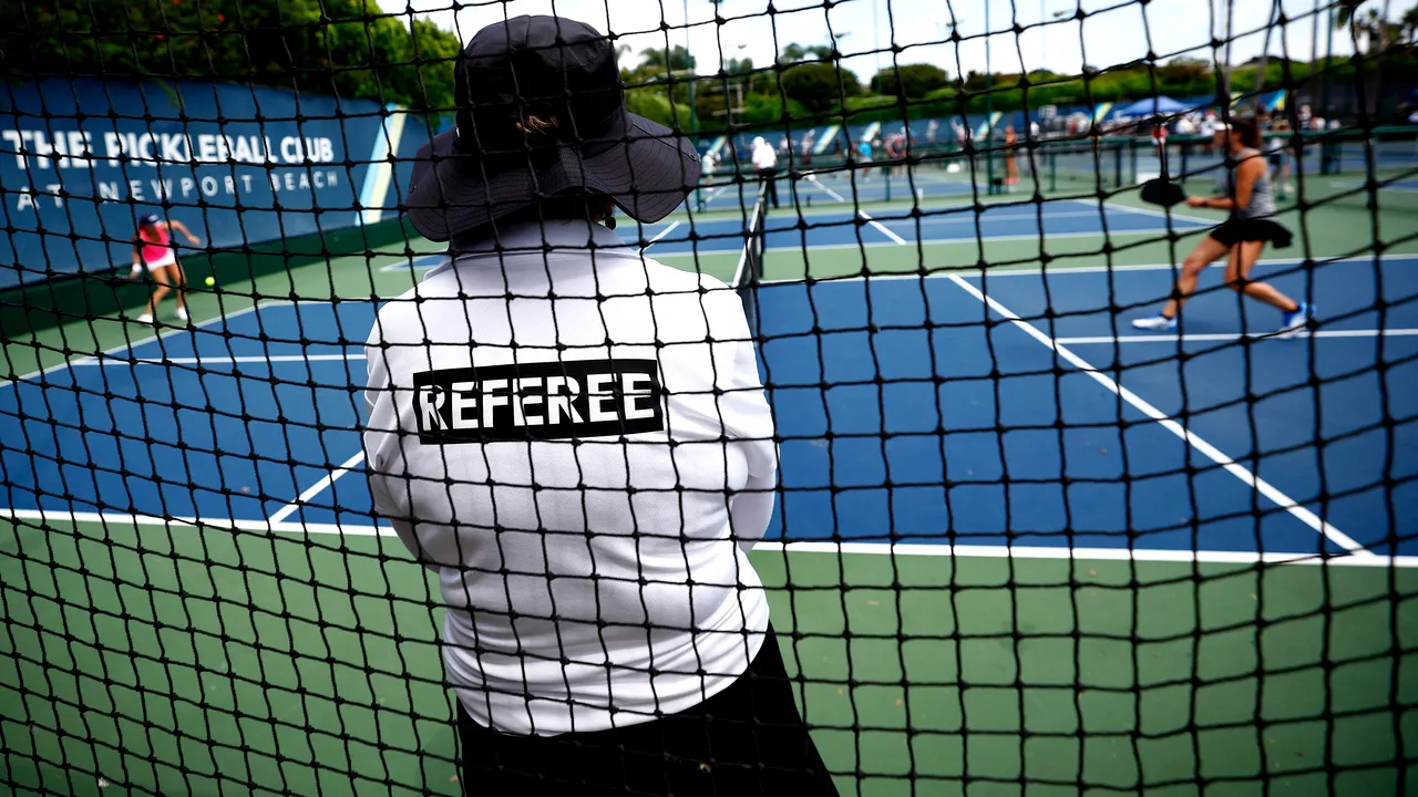 Arbitru de tenis şi jucători eliminaţi din tenis din cauza implicării în pariurile sportive