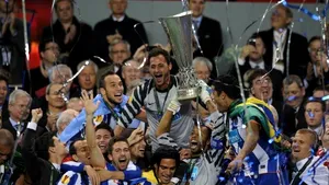 FC Porto, cu românul Cristian Săpunaru integralist, a câştigat Liga Europa - GALERIE FOTO
