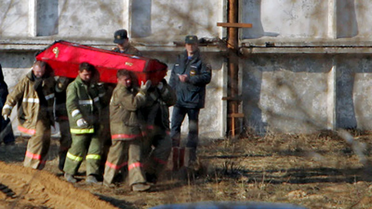 Trupurile a 24 de victime ale accidentului din Smolensk au fost identificate