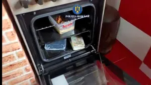 Bani din evaziune ascunși printre cârnați. Percheziții în Buzău și București