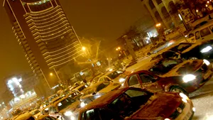 Peste trei sute de tamponări în Capitală, joi noaptea