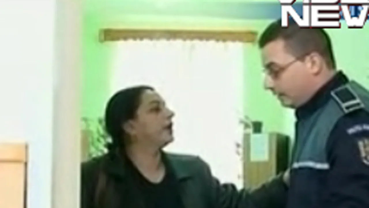 La examenul psihologic, profesoara care a pălmuit un poliţist a fost declarată 
