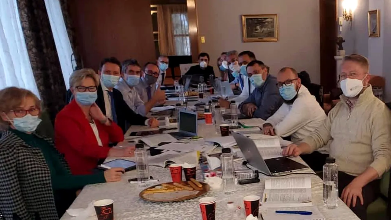 Negocierile dintre  PNL, USR-PLUS şi UDMR vor fi reluate duminică, după ce discuţiile de sâmbătă s-au încheiat fără un rezultat