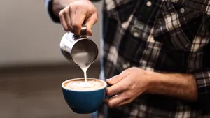 Pregatiri intense pentru redeschiderea teraselor. Până atunci, cafeaua de dimineaţă se serveşte în regim to go