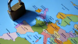 Noi ţări impun restricţii de călătorie sau condiţii suplimentare persoanelor ce vin din România. Lista actualizată