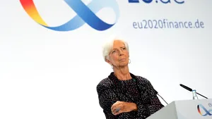 Christine Lagarde avertizează asupra efectelor economice şi sociale ale noilor restricţii