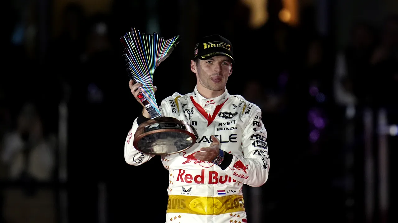 Max Verstappen câştigă Marele Premiu de la Las Vegas, a 18-a victorie a sezonului