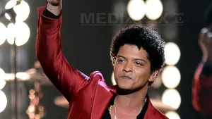 Bruno Mars cântă în pauza galei Super Bowl 2014