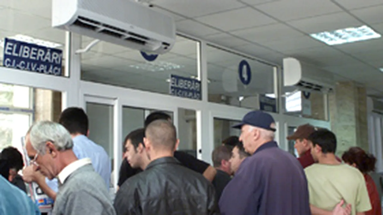 Direcţia permise de conducere şi înmatriculări nu funcţionează de sâmbătă până luni