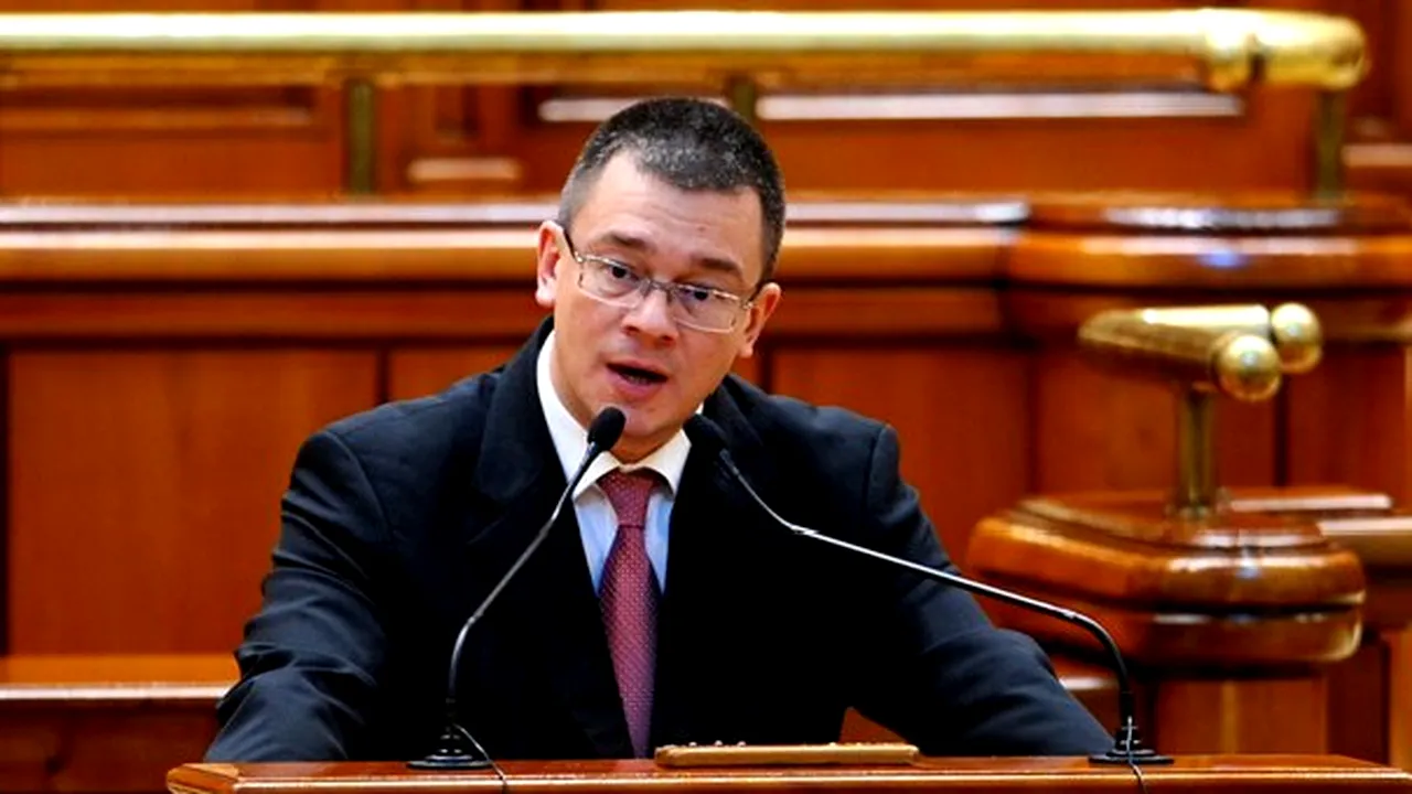 Mihai Răzvan Ungureanu, huiduit la Arad