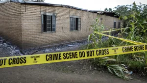 Uganda trimite mai multe trupe pentru a-i urmări pe atacatorii care au ucis cel puţin 37 de elevi