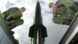 Rusia, pregătită să reia producţia de rachete cu rază scurtă şi medie