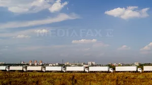 Kievul trimite propriul convoi cu ajutor umanitar în estul ţării