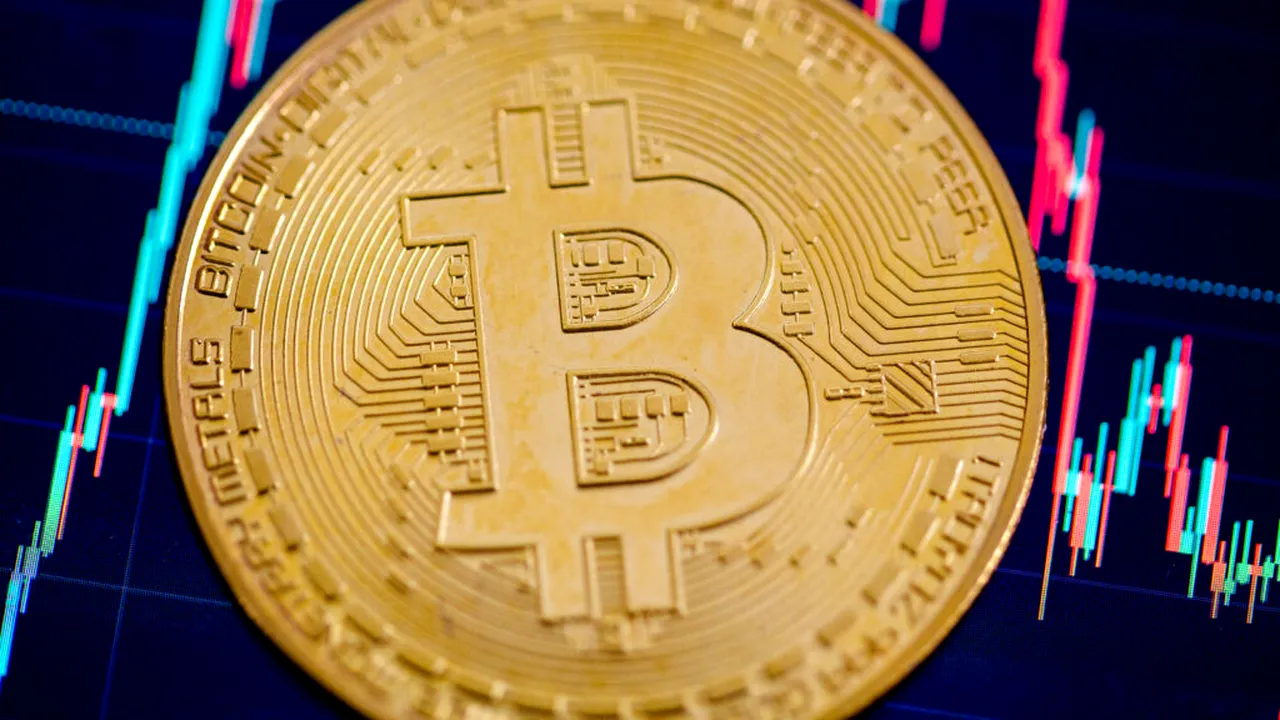 Bitcoin își continuă declinul: Criptomoneda a ajuns la un nou nivel minim din ultimele 16 luni