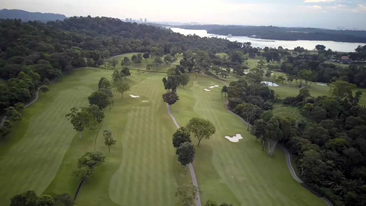 Hackerii vor să joace golf. Aceştia au dat peste cap sistemul online de rezervare