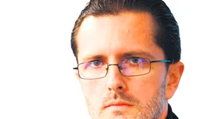 Replica lui Bănescu pentru Gheorghiţă, după ce medicul a cerut implicarea bisericii în vaccinare