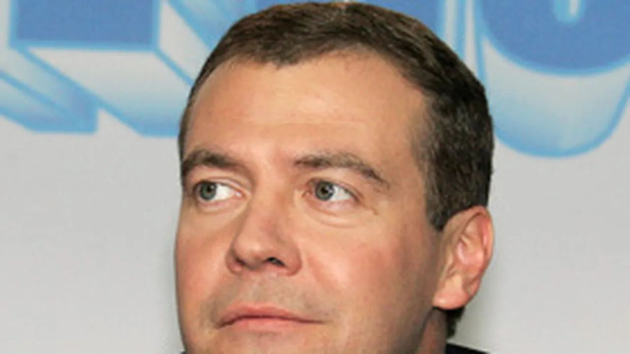 Dmitri Medvedev, dispus să restabilească relaţiile bilaterale cu Marea Britanie
