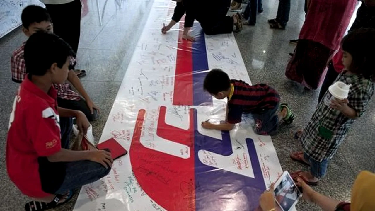 Dispariţia avionului Malaysia Airlines: Cine sunt cei 239. POVEŞTILE pasagerilor zborului MH370 - FOTO, VIDEO