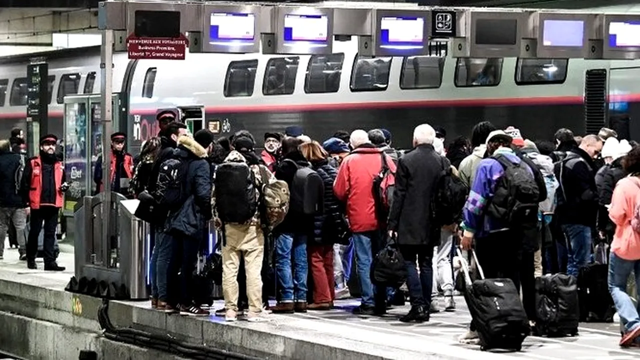 Doi indivizi suspectaţi de terorism, reţinuţi la Paris sub acuzaţia că voiau să comită un atentat 