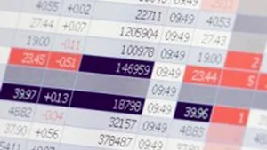 Urgie pe bursă: 60 de brokeri concediaţi în zece zile