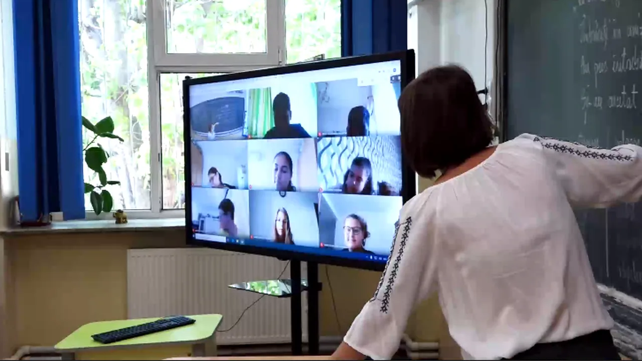 MEC: În peste 650 de unităţi de învăţământ cursurile se fac doar online