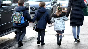 Britanicii plătesc şcolarizarea, iar copiii lor sunt testaţi anti-COVID
