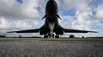 Un avion militar al României transportă patru răniți din Macedonia de Nord în Lituania