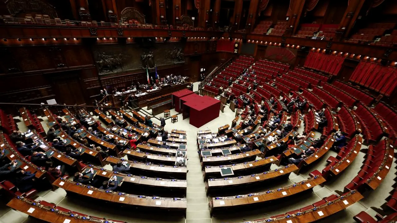 Încă nu a ieşit fum alb în Parlamentul Italiei pentru alegerea preşedintelui. Partidele nu au ajuns la un consens