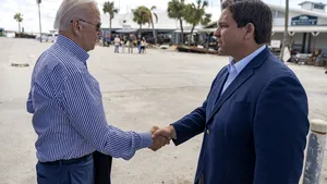 Sondaj: Ron DeSantis l-ar devansa pe Joe Biden, dar situaţia electorală rămâne incertă 
