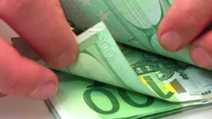 Un poliţist din Constanţa, prins luând mită pentru a interveni în dosarul incendiului de la restaurantul Beirut