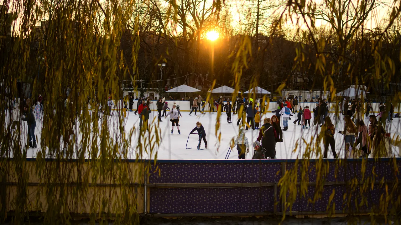 Ger şi ceaţă în Bucureşti. Temperatura scade până la -8 grade în următoarele zile