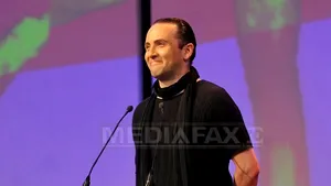 Răzvan Mazilu pune în scenă primul show de cabaret noir din Bucureşti, 