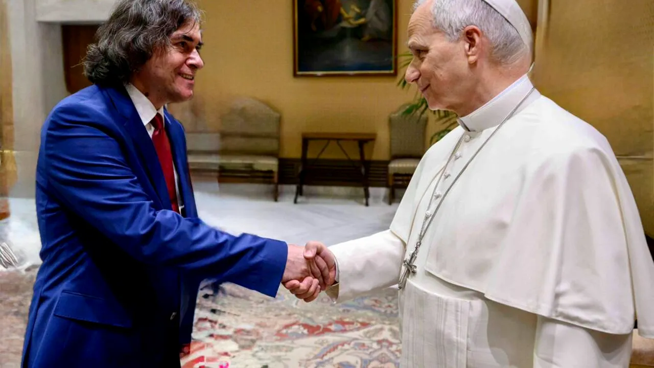 Scriitorul Mircea Cărtărescu a fost primit la Vatican de Papa Leon al XIV-lea