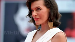 Actriţa Milla Jovovich a născut o fetiţă