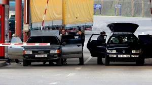 Poliţiştii din Vama Siret, invidioşi pe vameşi că luau mită de trei ori mai mult decât ei