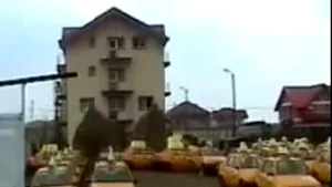 Gândul: Patronii firmelor de taxi şi-au ascuns flotilele de maşini ca să poată umfla tarifele - VIDEO