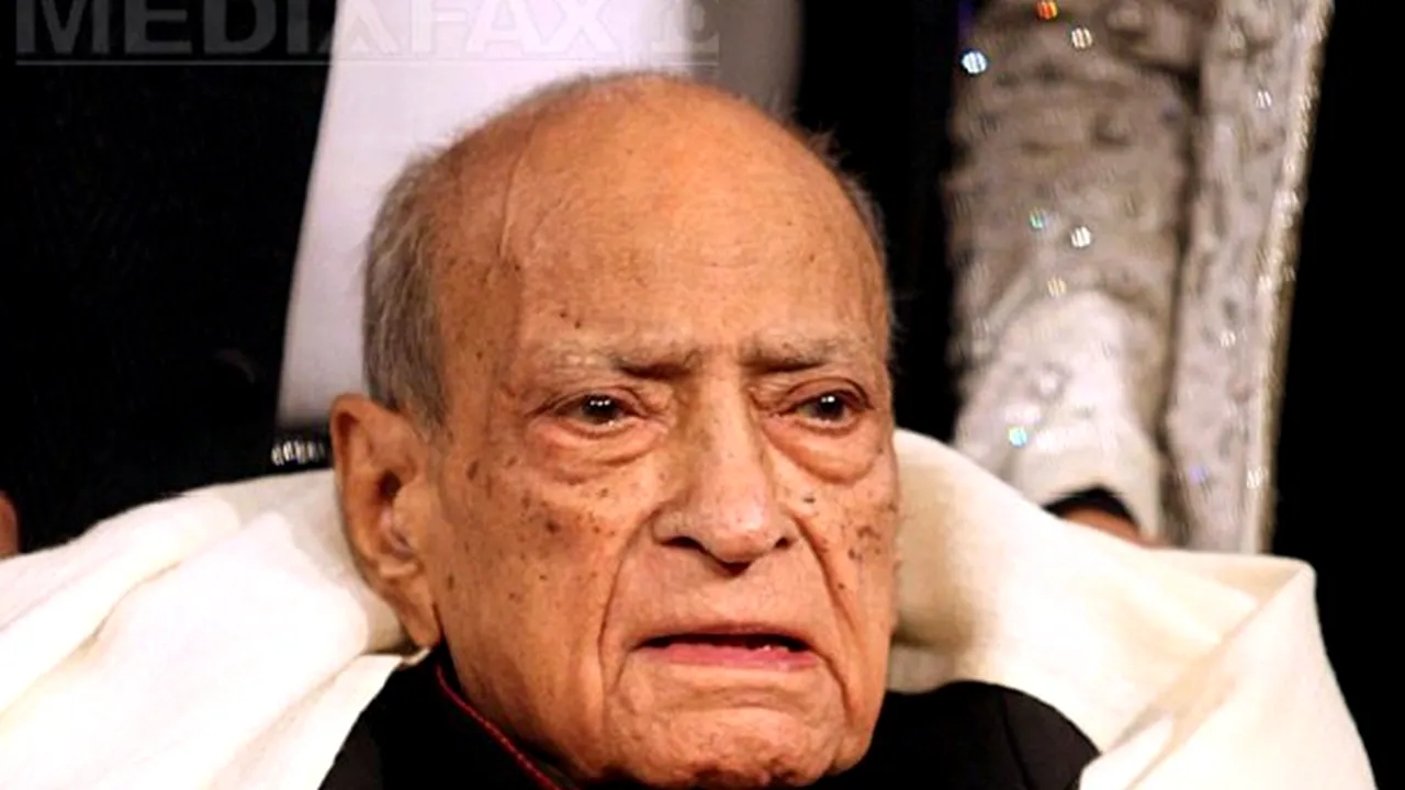 A.K. Hangal, supranumit 