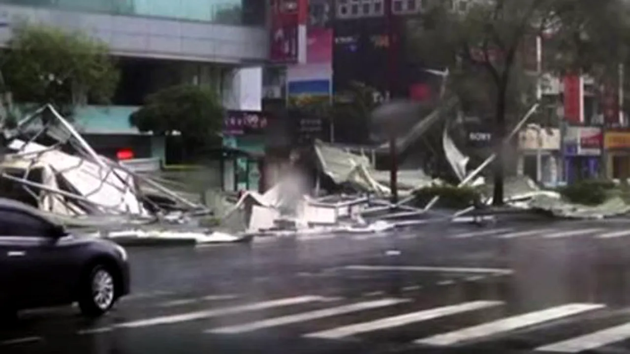 Taifunul Soudelor a provocat moartea a 4 persoane în Taiwan. 700.000 de case sunt fără electricitate - VIDEO