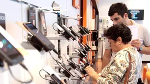 Clienţii Orange România pot accesa Internetul la viteze 4G şi pe telefoane, nu doar pe tablete