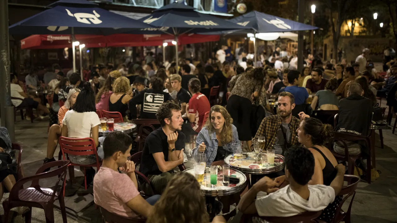 Noi măsuri legate de restaurante în Franţa. Două regiuni închid localurile din cauza numărului în creştere de cazuri de coronavirus 