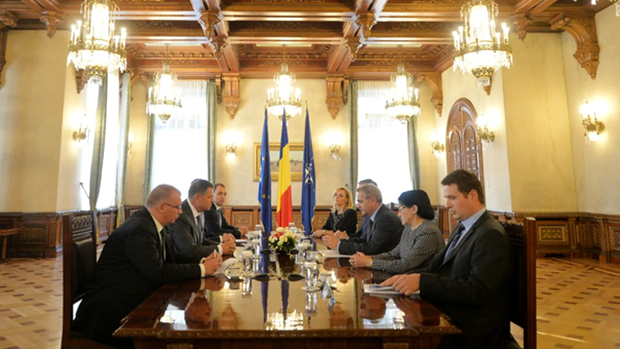 CONSULTĂRI la Cotroceni pentru desemnarea noului premier - Iohannis: Este o etapă dificilă, o tragedie a declanşat schimbări politice - FOTO