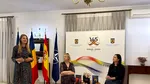Romanul unei scriitoare românce, publicat în Spania: povestea despre familie și fericirea falsă de pe rețelele sociale