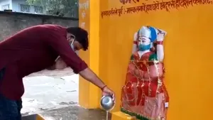 Inedit: Localnicii dintr-un sat din India au ridicat un altar pentru „zeiţa Corona