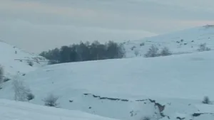 Gorj: Trafic rutier închis spre staţiunea Rânca din cauza viscolului