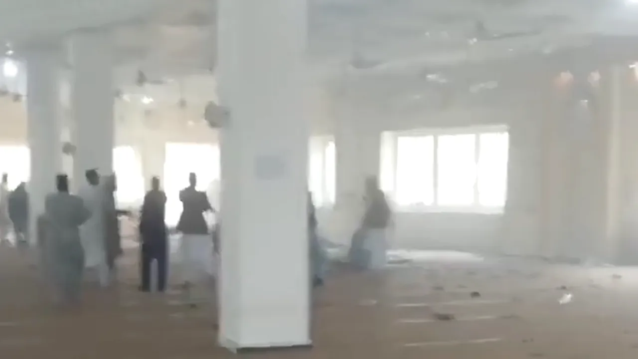 Cinci morţi şi zeci de răniţi după un atac cu bombă la o moschee din Pakistan, înaintea Ramadanului